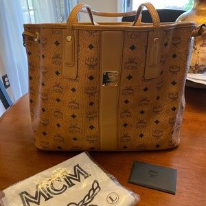 MCM Medium Liz reversible Shopper